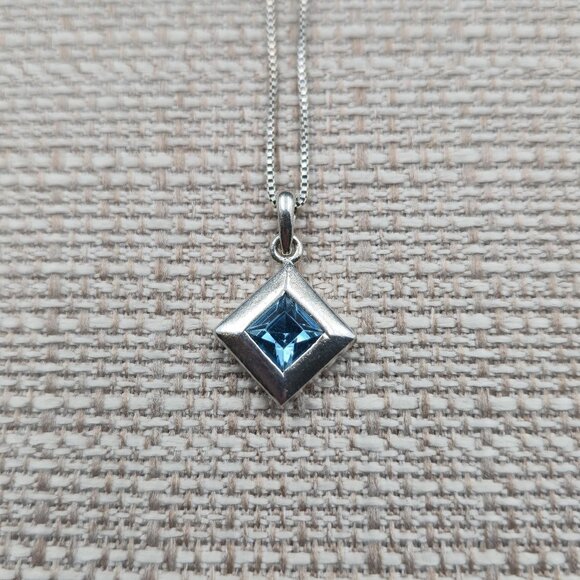 16 Inch Sterling Silver Blue Glass Gem Pendant Necklace A6402 - Picture 4 of 8